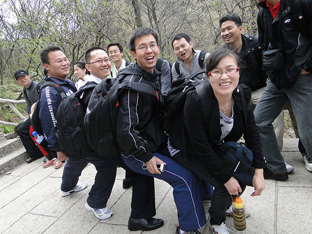 2011.04.30黃山之旅(一人需要，眾人相助）V.jpg